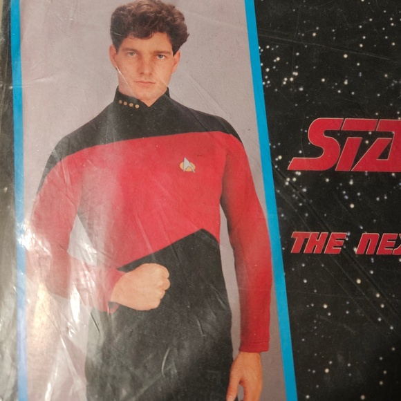 New! STAR TREK NEXT GEN MENS SMALL - Picture 2 of 16